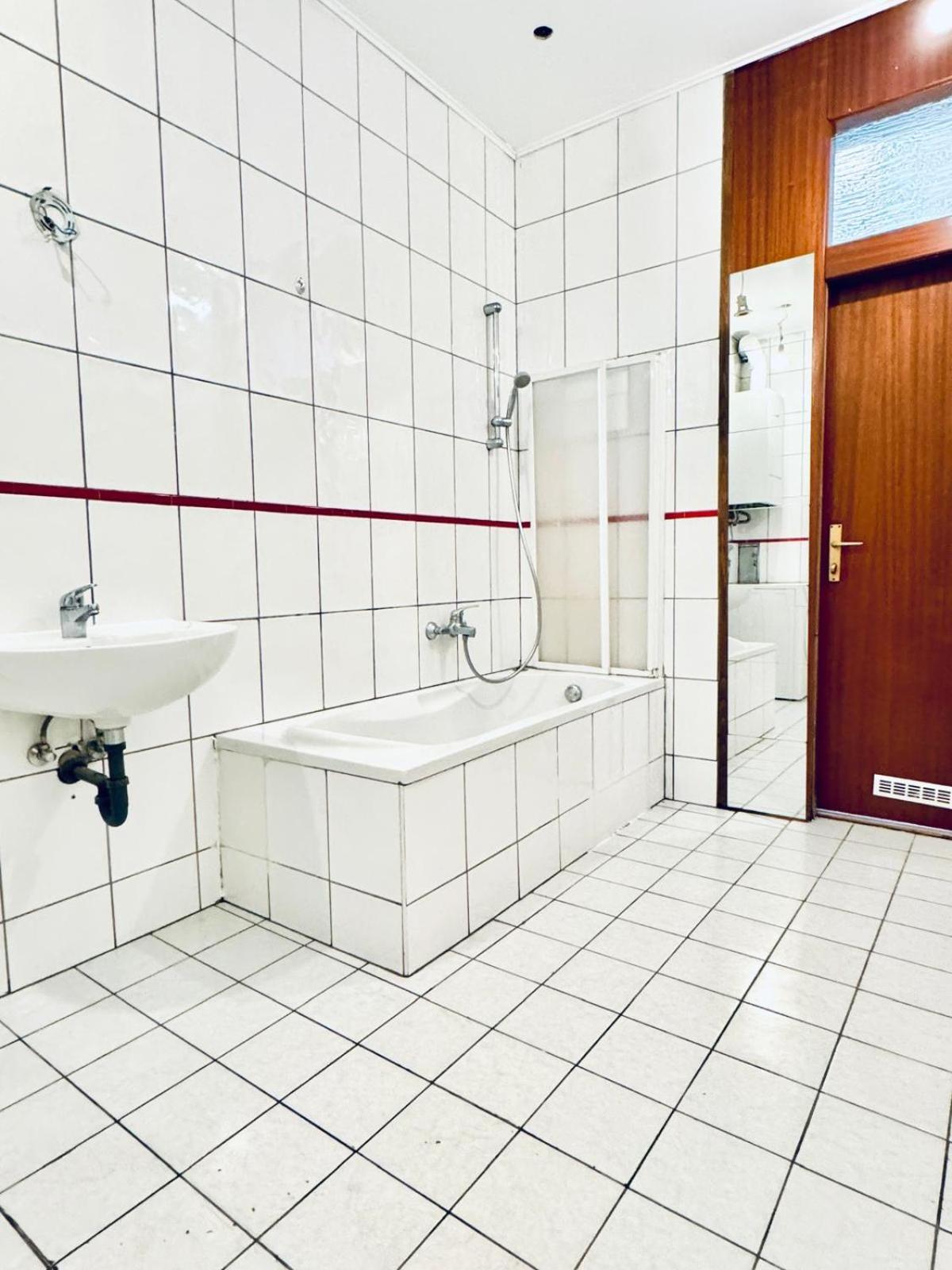 5Br Shared Apt Ideal For Groups 7 Min To Westbahnhof Відень Екстер'єр фото