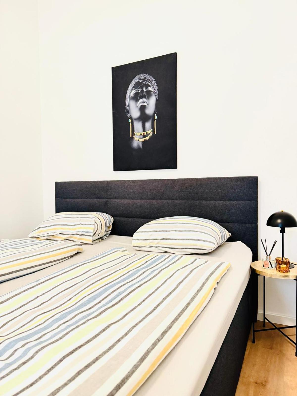 5Br Shared Apt Ideal For Groups 7 Min To Westbahnhof Відень Екстер'єр фото